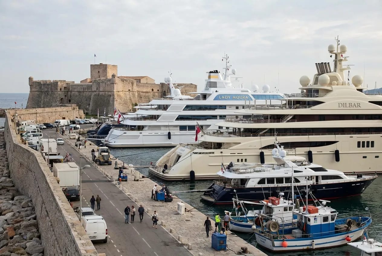 Quai des Milliardaires Berth