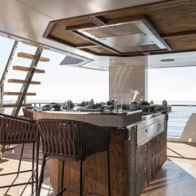 M/Y KING BENJI