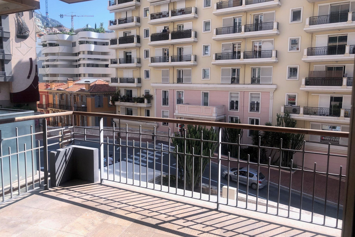 Studio mixed use in Condamine