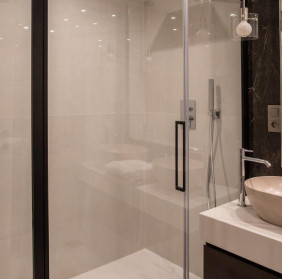 Luxurious Renovated 4-Room Penthouse