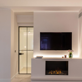 Luxurious Renovated 4-Room Penthouse