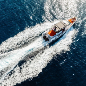 M/Y AT ONE