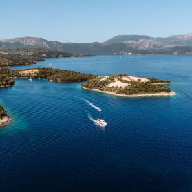 M/Y AT ONE