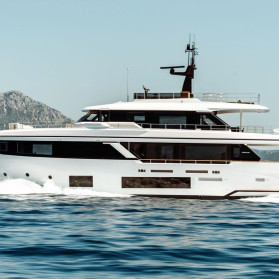 M/Y AT ONE