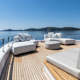M/Y AT ONE