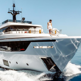 M/Y AT ONE