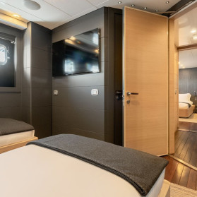 M/Y ZIA