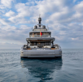 M/Y AKULA