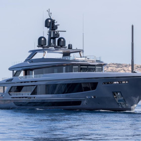 M/Y AKULA