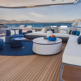 M/Y AKULA