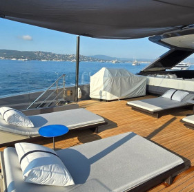M/Y AKULA