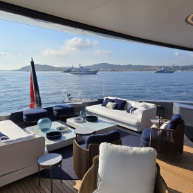 M/Y AKULA