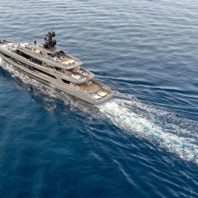 M/Y AKULA