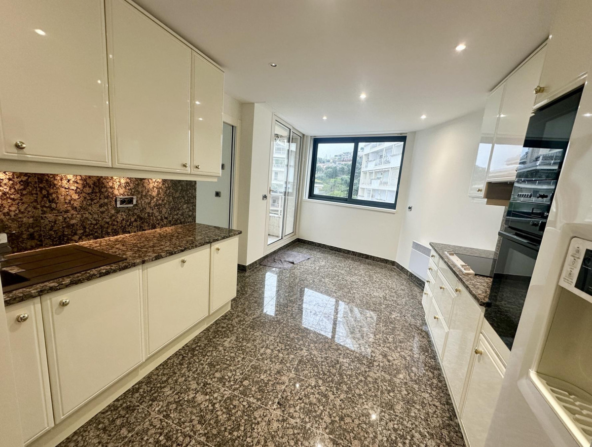 Luxury 3-Room Apartment