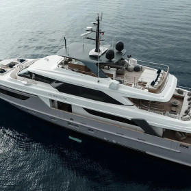 LES BRUXELLOIS Yacht Charter Rental